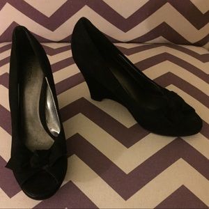 Size 7 black peep toe wedges EUC